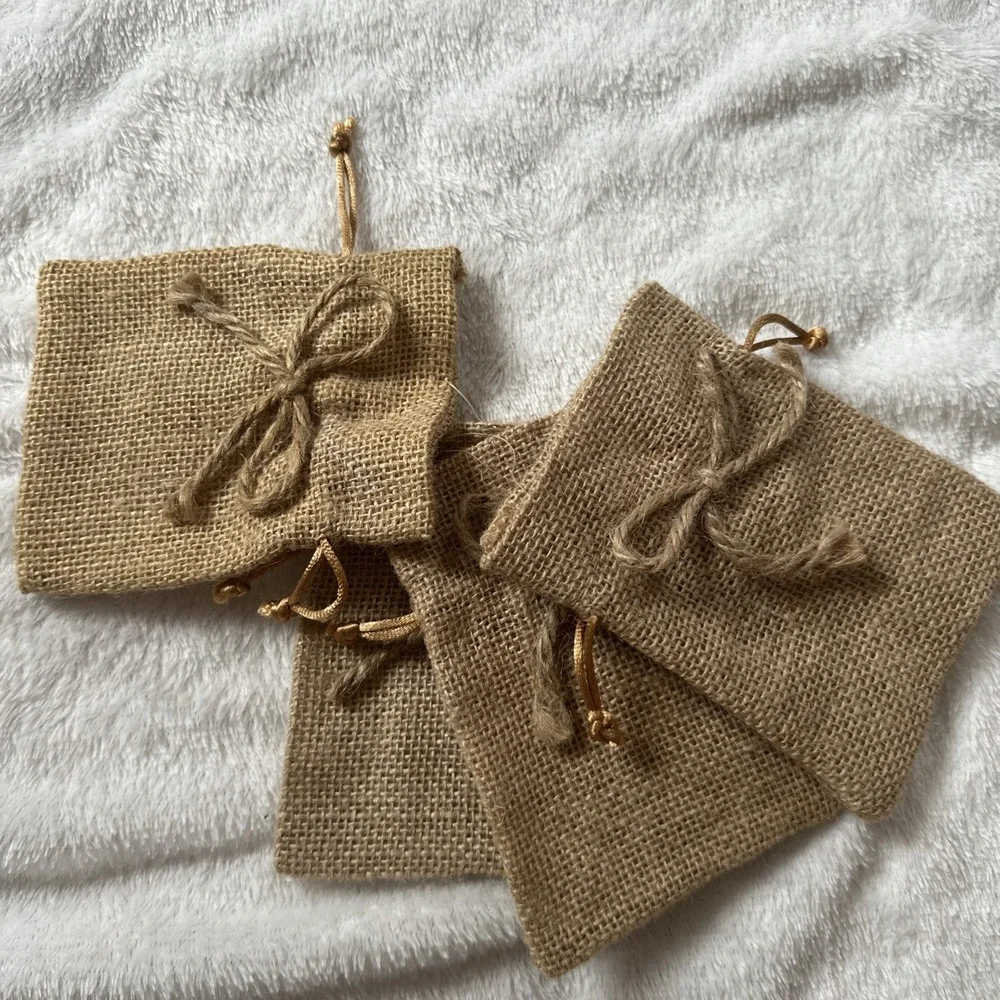 Burlap Draw String Gift Sacks With Jute Bow Set Of 4 New